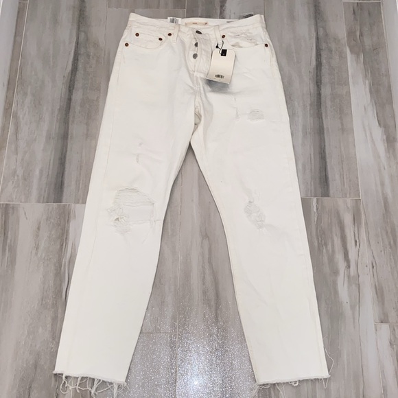 Levi’s Premium, White Wedgie Tapered (2018), Capital E, 29x28, NWT, $98 MSRP - Picture 13 of 15